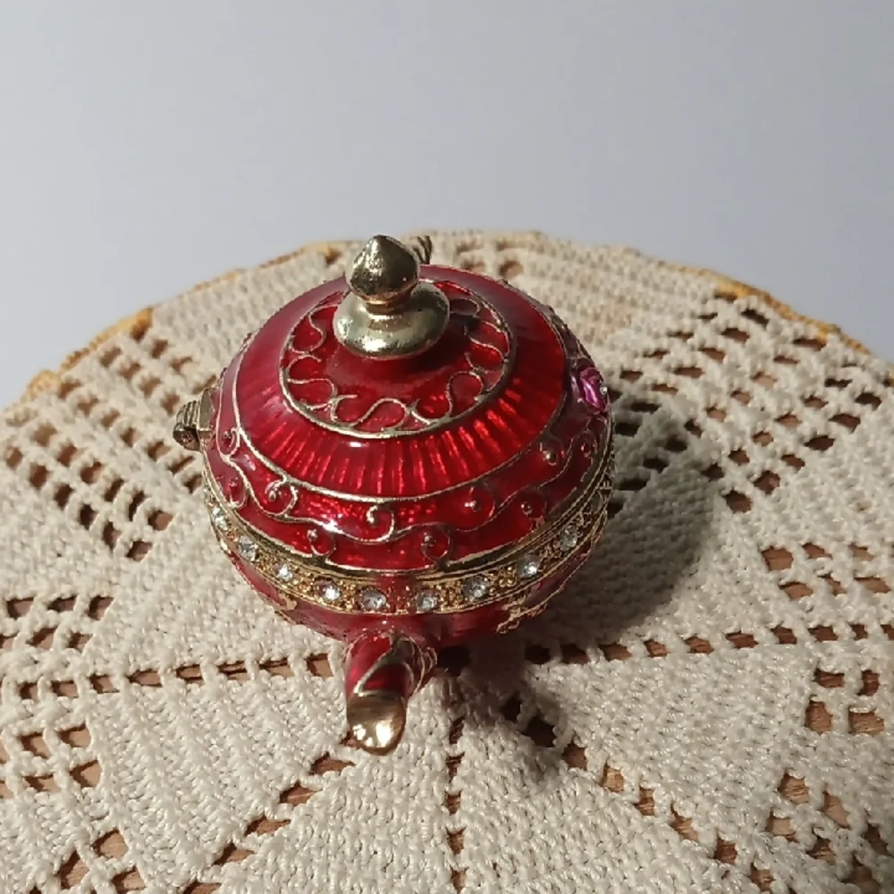 Elegant Red and Gold Teapot Brooch